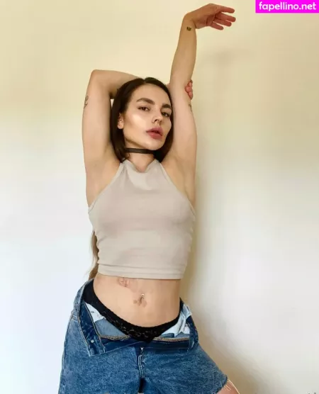 Beatrice Carti OnlyFans Thumbnail #R1BrZwYD5b