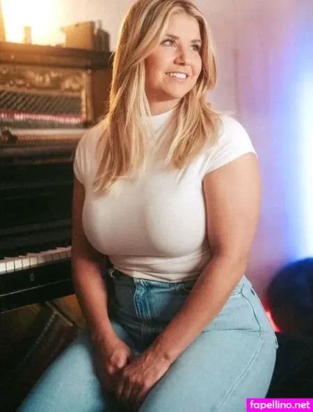 Beatrice Egli OnlyFans Thumbnail #unvI9W2KKi