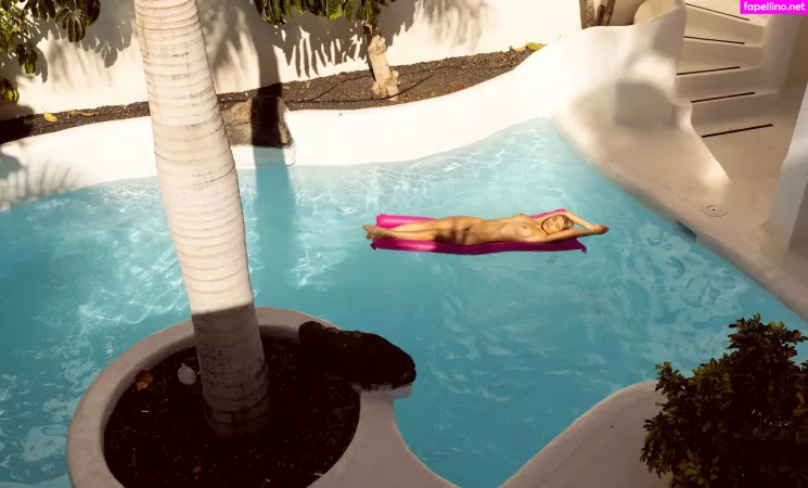 Beatrice Wolf OnlyFans Thumbnail #PoWMHDIRN4