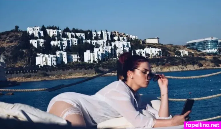 Beatrix Ramosaj OnlyFans Thumbnail #yfL1OUEq1j