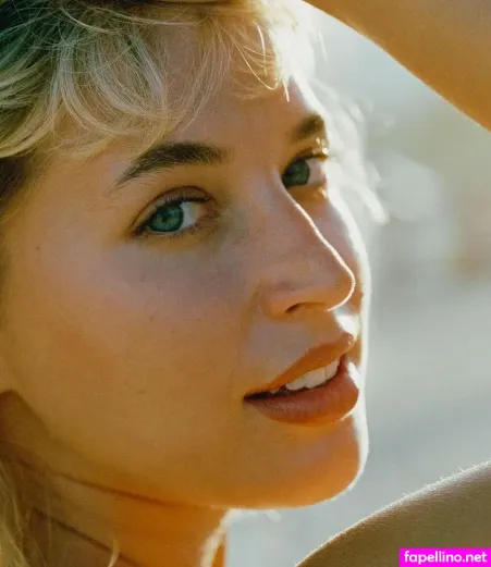 Beatriz De Brito OnlyFans Thumbnail #ZqvTLpSZ4I