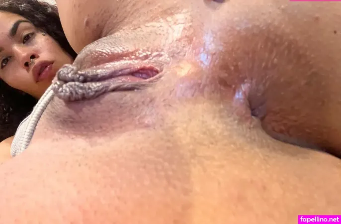 Beatriz Emilly OnlyFans Thumbnail #EnCUr25cFo