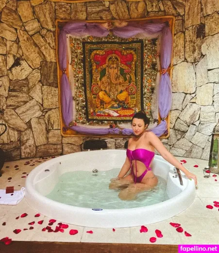 Beatriz Raposo OnlyFans Thumbnail #R2DaMpcy0P