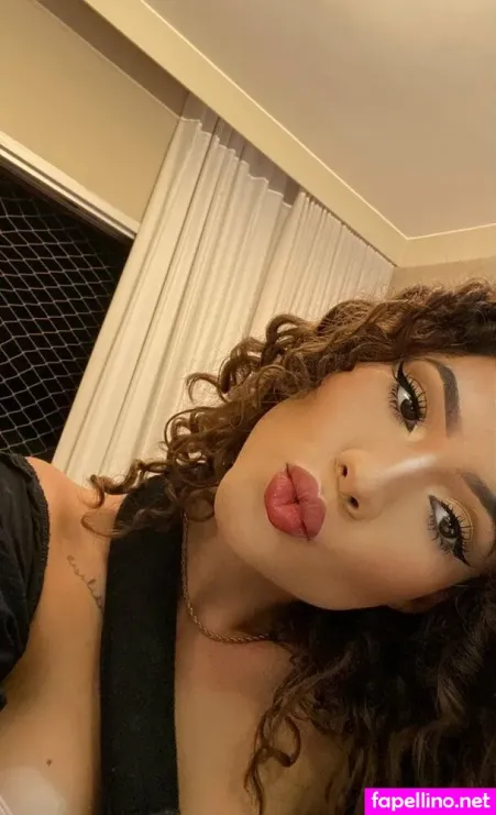 Beatrizz Almeida OnlyFans Thumbnail #0gJDDSFPpd