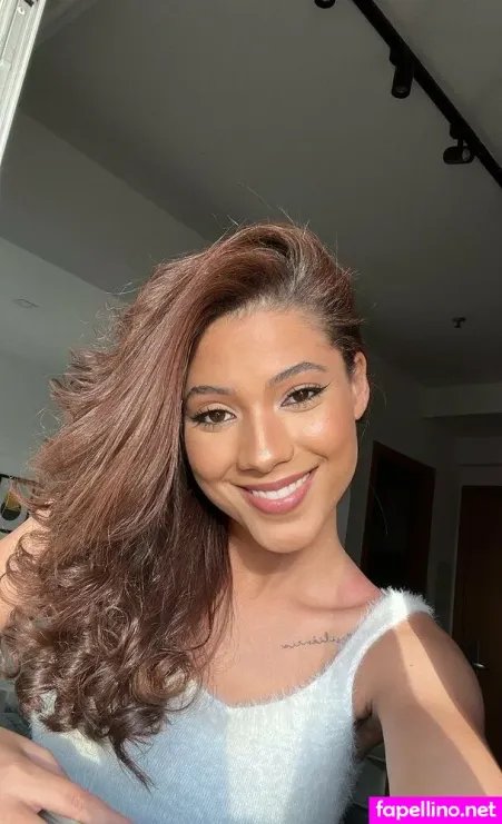 Beatrizz Almeida OnlyFans Thumbnail #62uVGy1Iao