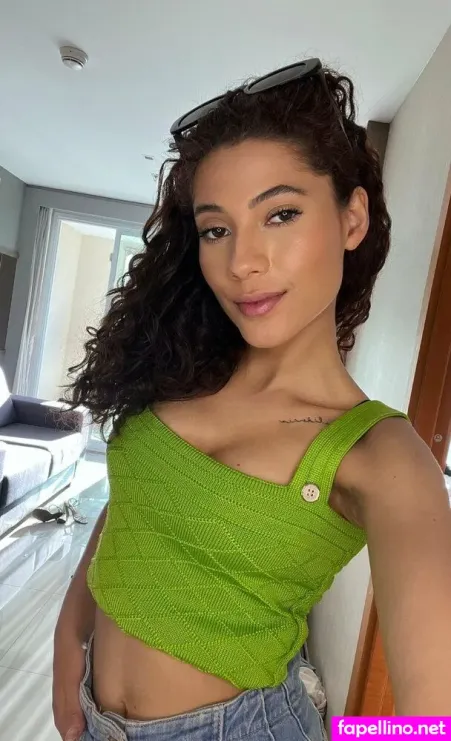 Beatrizz Almeida OnlyFans Thumbnail #RqjlE49vlf