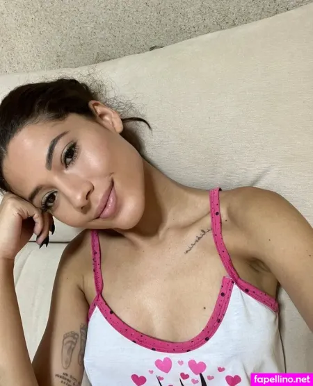 Beatrizz Almeida OnlyFans Thumbnail #V0l8ADlwaQ
