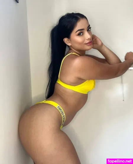Beatrizz Almeida OnlyFans Thumbnail #WsU6Eub8df