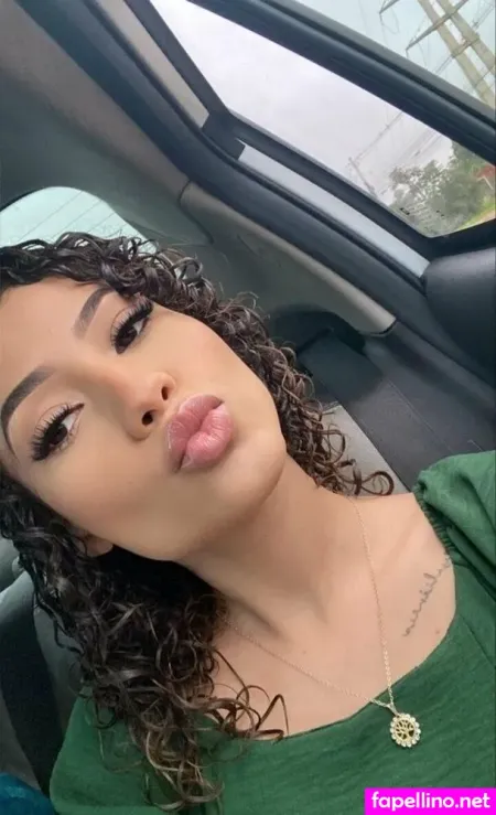 Beatrizz Almeida OnlyFans Thumbnail #iPHVJf65SU