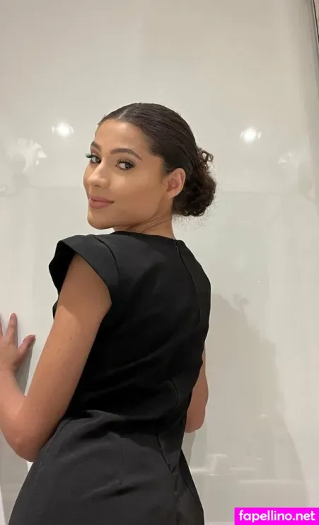Beatrizz Almeida OnlyFans Thumbnail #ogAmLSophO