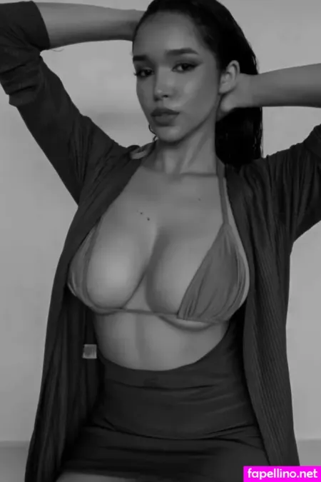 Beatrizz Paixao OnlyFans Thumbnail #apLXDEQgPj