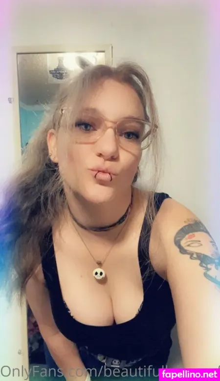 Beautifullyimperfectgeek OnlyFans Thumbnail #DEwajrvCgX