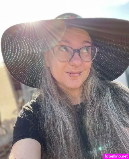 Beautifullyimperfectgeek OnlyFans Thumbnail #LMtZckNcz3