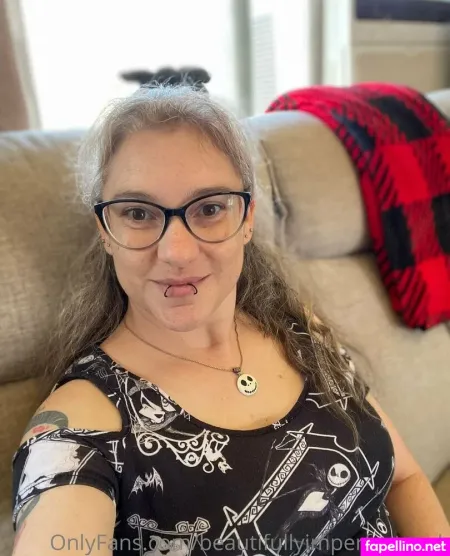 Beautifullyimperfectgeek OnlyFans Thumbnail #TGkUhycWu4