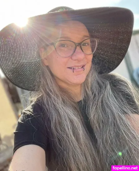 Beautifullyimperfectgeek OnlyFans Thumbnail #Wk5c349yPA