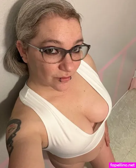 Beautifullyimperfectgeek OnlyFans Thumbnail #dX7YsAeoHe