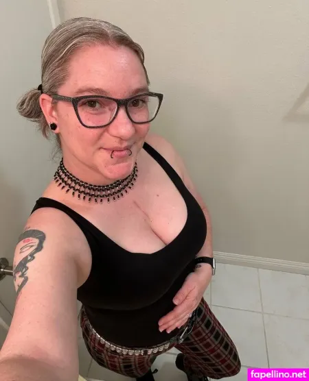 Beautifullyimperfectgeek OnlyFans Thumbnail #gU0O4CsgQ5