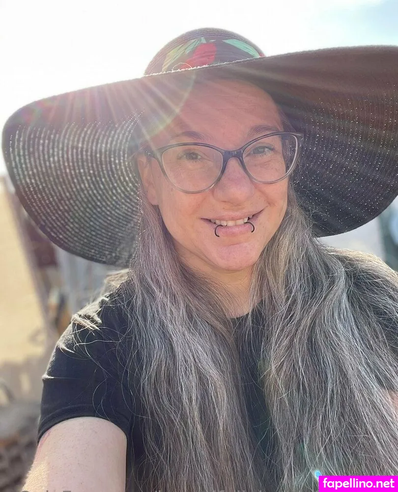 beautifullyimperfectgeek Nude Leaked OnlyFans Photo #gbIGo5kce2
