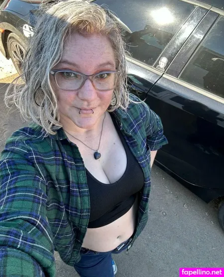 Beautifullyimperfectgeek OnlyFans Thumbnail #pFICgDIzGB