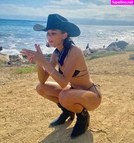 Bec Lauder OnlyFans Thumbnail #GRVMg0RGjm