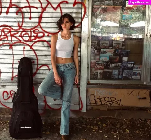 Bec Lauder OnlyFans Thumbnail #p1ZfTzqnSf