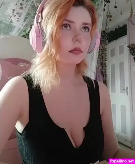 Beccasbrainbox OnlyFans Thumbnail #NySGuUQGaA