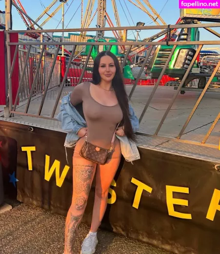Beckie Holloway OnlyFans Thumbnail #j6wNWptOil