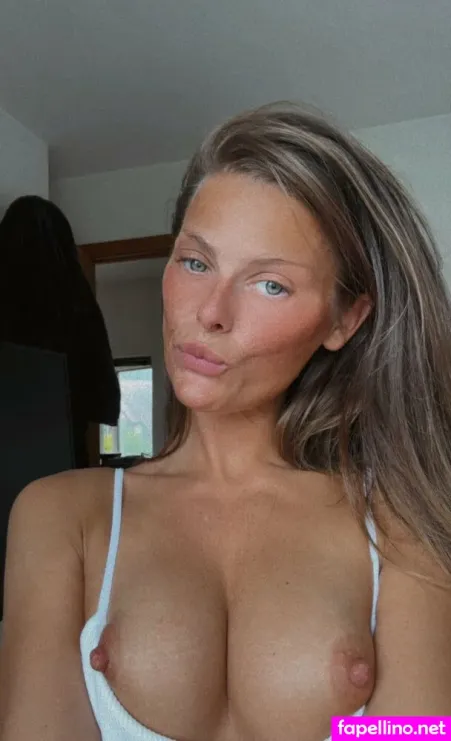 Beckii 6 OnlyFans Thumbnail #X8kRXjhcUE