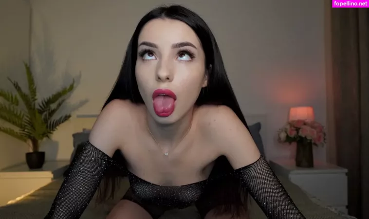 Bee Elina OnlyFans Thumbnail #9a1sSKkvfJ
