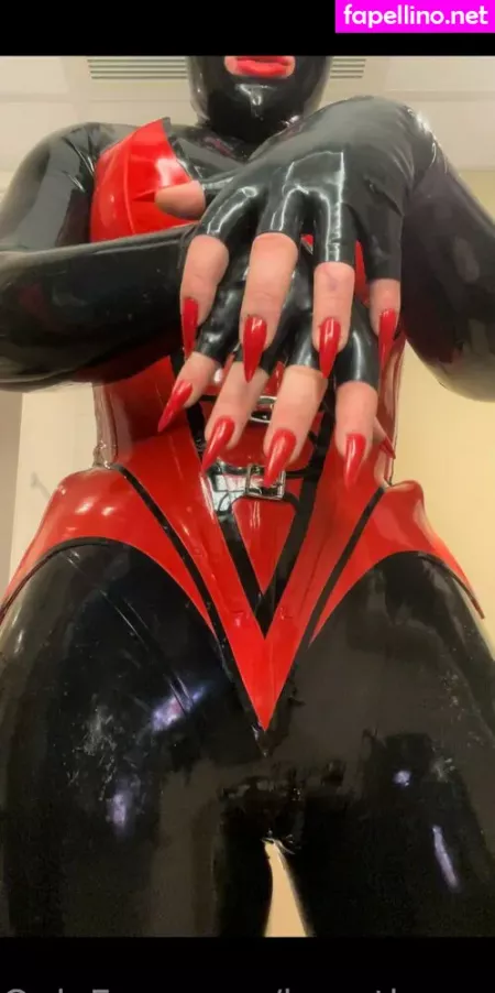 Bee The Rubber Doll OnlyFans Thumbnail #yUBoCm3CDp