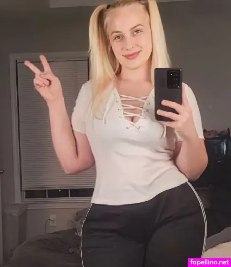 Beeby Weeb OnlyFans Thumbnail #1mBeGGw4mC