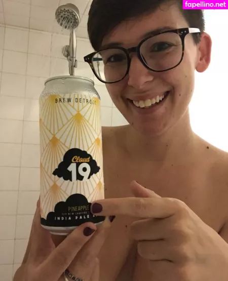 Beerbabes 1 OnlyFans Thumbnail #3oevfDxLyn