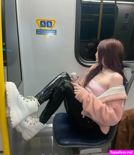 Bees Honey Pot OnlyFans Thumbnail #5GTHZ0iJ5Z