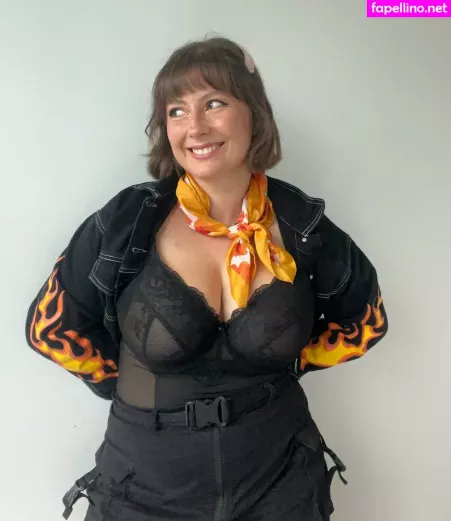 Bel Larcombe Slice Of Salami OnlyFans Thumbnail #3T8Nwu1a7a