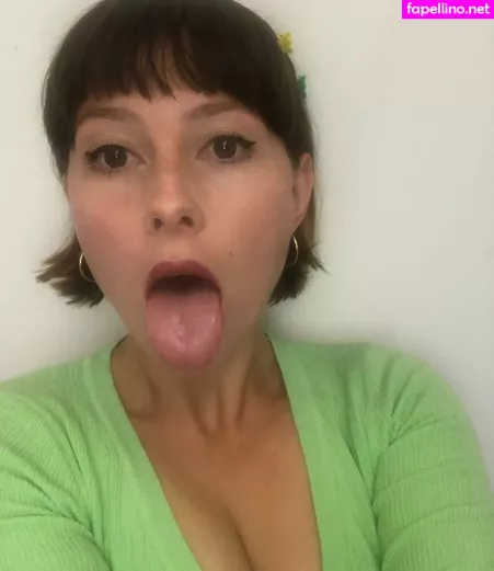 Bel Larcombe Slice Of Salami OnlyFans Thumbnail #7gU3qo6ng3