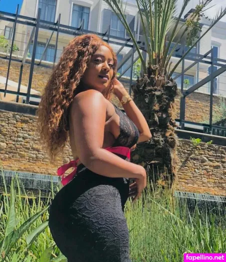 Bella Batista OnlyFans Thumbnail #qdLNGNo1XM