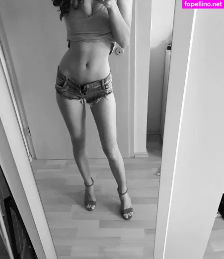 Bella Caramella 1 OnlyFans Thumbnail #3Jk5reDwl6