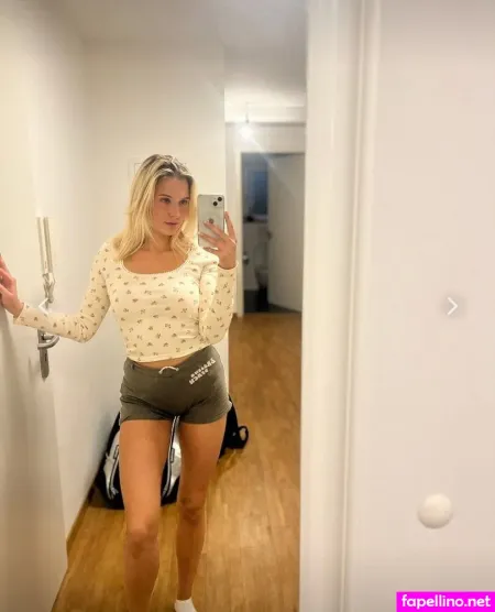 Bella Celine OnlyFans Thumbnail #XCG1kG52Qa