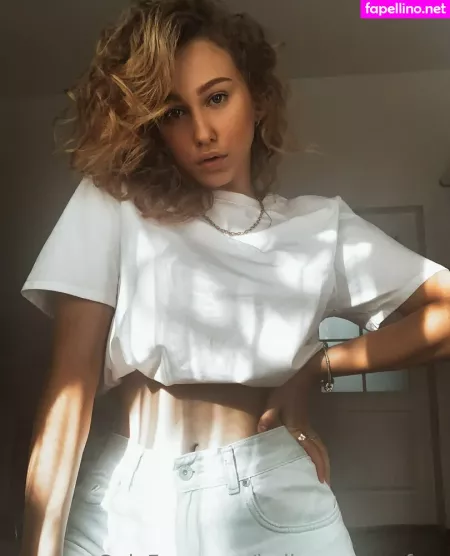 Bella Cooper Free OnlyFans Thumbnail #ZE4sJIyWxx