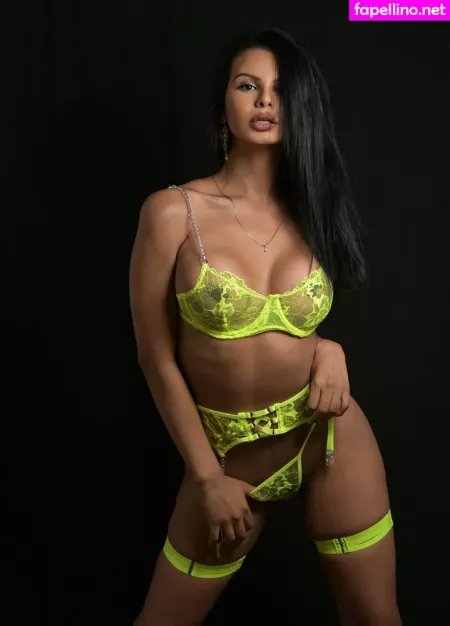 Bella Danis OnlyFans Thumbnail #w5H9VFQpVI