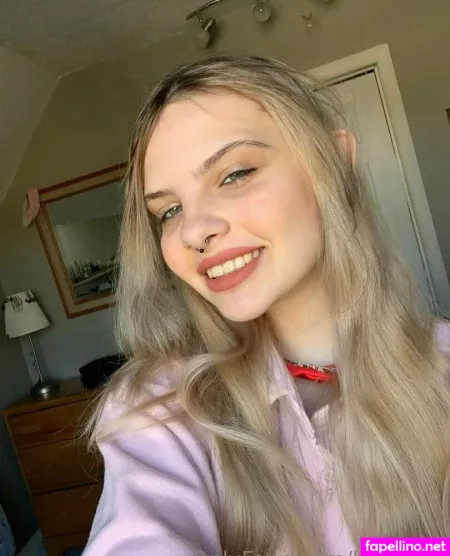 Bella Elf OnlyFans Thumbnail #VWvTrpaeTn