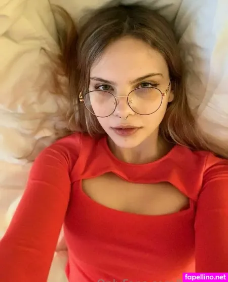 Bella Elf OnlyFans Thumbnail #YmRvbni1e5