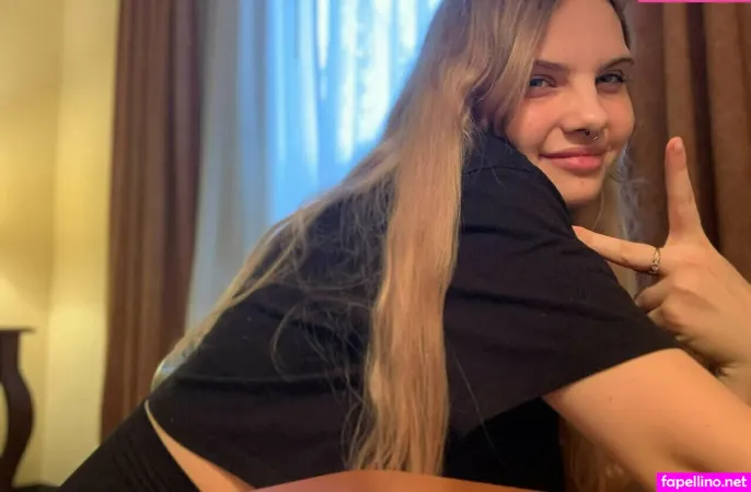 Bella Elf OnlyFans Thumbnail #cUgEjnO3MW
