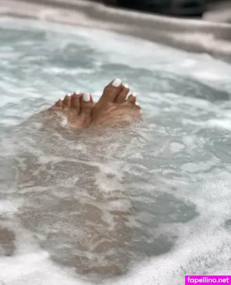 Bella Feet Sweet OnlyFans Thumbnail #N9ymqphD88