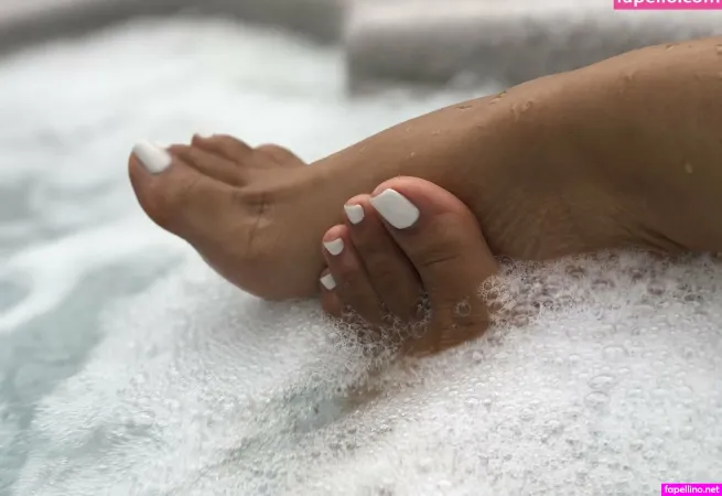 Bella Feet Sweet OnlyFans Thumbnail #VRDApzmoiY