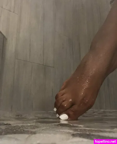 Bella Feet Sweet OnlyFans Thumbnail #n3hkr0UYZh