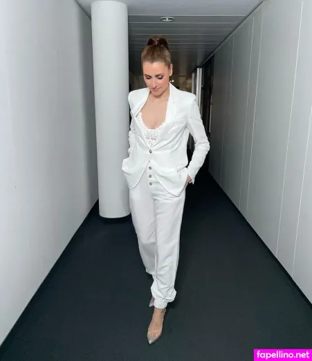 Bella Lesnik Main Profile Photo