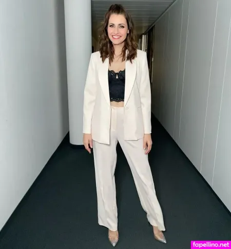 Bella Lesnik OnlyFans Thumbnail #jWbKoZrq56