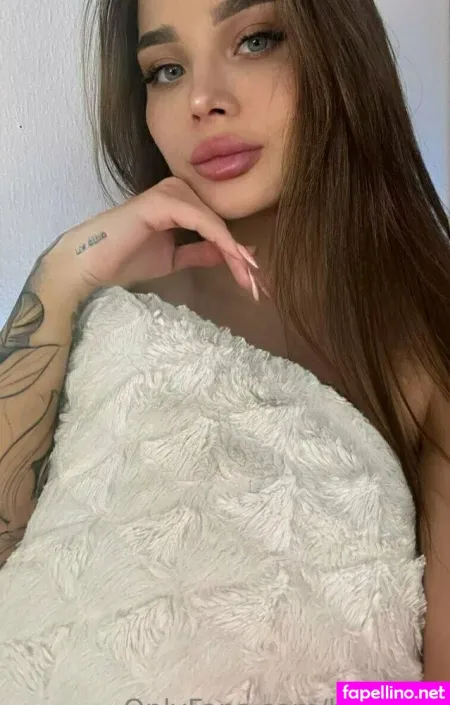 Bella Lla 1 OnlyFans Thumbnail #nDAKLeFX4b