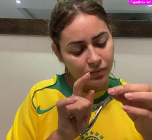 Bella Menezes OnlyFans Thumbnail #yMCRNF5EpI